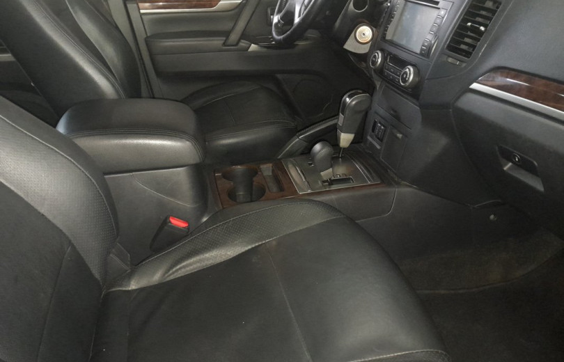 MITSUBISHI PAJERO 2014 3.2 HPE 4X4 DIESEL 4P AUTOMÁTICO - Carango - 124951 - Foto 8 MITSUBISHI PAJERO 2014 3.2 HPE 4X4 DIESEL 4P AUTOMÁTICO - Carango 124951 - Foto 8