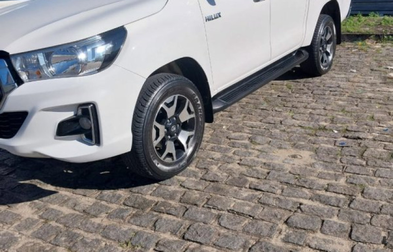 TOYOTA HILUX 2020 2.8 SR 4X4 CD. 16V DIESEL 4P AUTOMÁTICO - Carango - 124727 - Foto 1 TOYOTA HILUX 2020 2.8 SR 4X4 CD. 16V DIESEL 4P AUTOMÁTICO - Carango 124727 - Foto 1