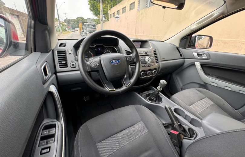 FORD RANGER 2013 2.5 XLT 4X2 CD 16V FLEX 4P MANUAL - Carango - 125447 - Foto 6 FORD RANGER 2013 2.5 XLT 4X2 CD 16V FLEX 4P MANUAL - Carango 125447 - Foto 6