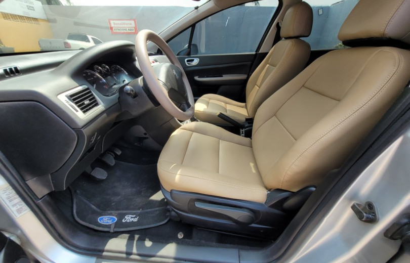 PEUGEOT 307 2011 1.6 PRESENCE PACK 16V FLEX 4P MANUAL - Carango - 125479 - Foto 8 PEUGEOT 307 2011 1.6 PRESENCE PACK 16V FLEX 4P MANUAL - Carango 125479 - Foto 8