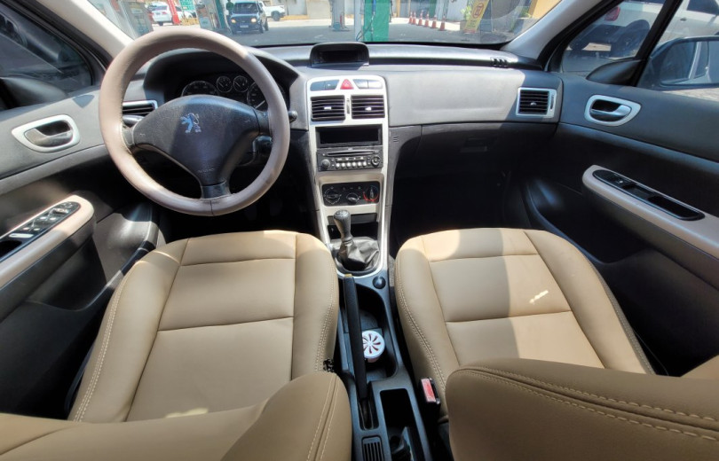 PEUGEOT 307 2011 1.6 PRESENCE PACK 16V FLEX 4P MANUAL - Carango - 125479 - Foto 6 PEUGEOT 307 2011 1.6 PRESENCE PACK 16V FLEX 4P MANUAL - Carango 125479 - Foto 6