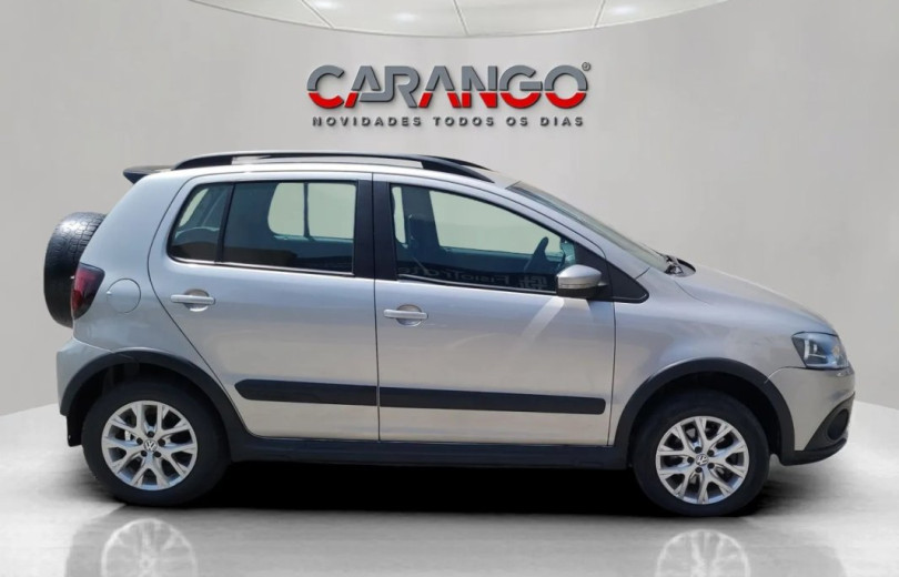 VOLKSWAGEN CROSSFOX 2014 1.6 MI 8V TOTAL FLEX 4P MANUAL - Carango - 125362 - Foto 6 VOLKSWAGEN CROSSFOX 2014 1.6 MI 8V TOTAL FLEX 4P MANUAL - Carango 125362 - Foto 6