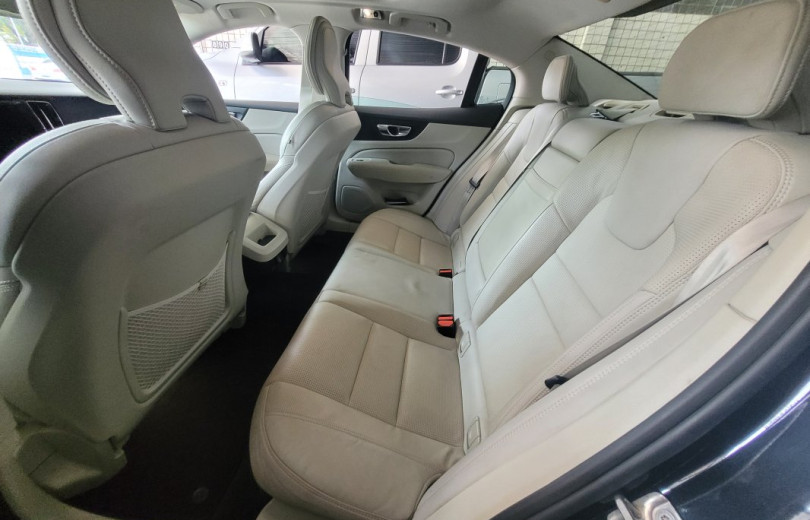 VOLVO S60 2020 2.0 T5 INSCRIPTION GASOLINA 4P AUTOM  TICO - Carango - 125252 - Foto 9 VOLVO S60 2020 2.0 T5 INSCRIPTION GASOLINA 4P AUTOM  TICO - Carango 125252 - Foto 9