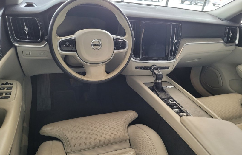 VOLVO S60 2020 2.0 T5 INSCRIPTION GASOLINA 4P AUTOM  TICO - Carango - 125252 - Foto 6 VOLVO S60 2020 2.0 T5 INSCRIPTION GASOLINA 4P AUTOM  TICO - Carango 125252 - Foto 6