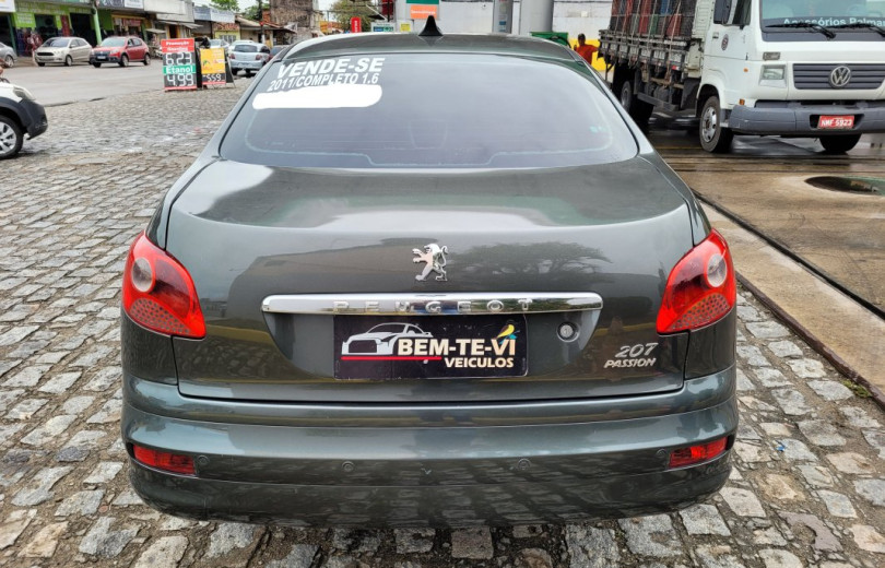 PEUGEOT 207 2011 1.4 XR PASSION 8V FLEX 4P MANUAL - Carango - 125643 - Foto 6 PEUGEOT 207 2011 1.4 XR PASSION 8V FLEX 4P MANUAL - Carango 125643 - Foto 6