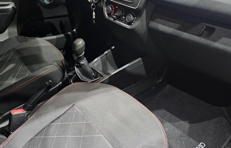 RENAULT KWID 2018 1.0 12V SCE FLEX ZEN MANUAL - Carango - 126294 - Foto 8 RENAULT KWID 2018 1.0 12V SCE FLEX ZEN MANUAL - Carango 126294 - Foto 8