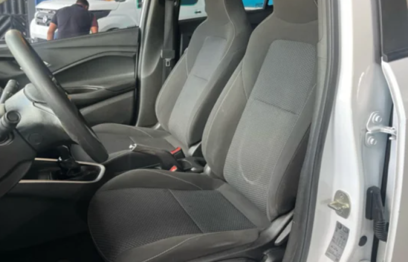 CHEVROLET ONIX PLUS 2022 1.0 LT PLUS 4P MANUAL - Carango - 126553 - Foto 6 CHEVROLET ONIX PLUS 2022 1.0 LT PLUS 4P MANUAL - Carango 126553 - Foto 6