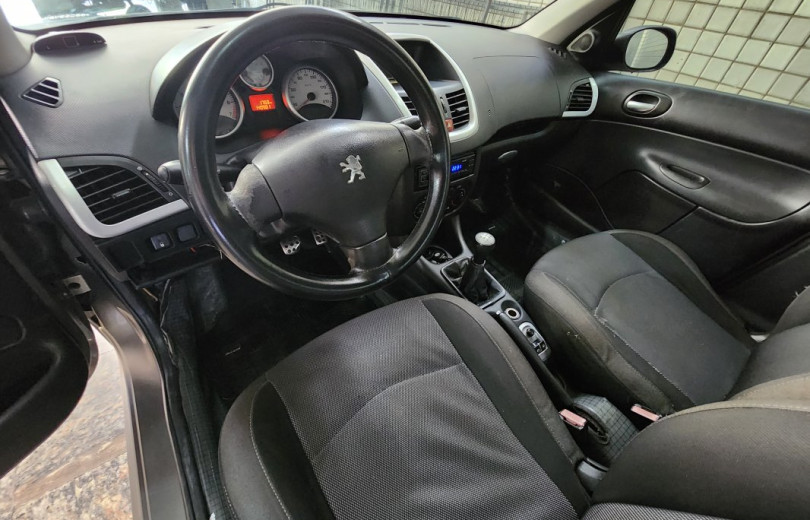 PEUGEOT HOGGAR 2011 1.6 ESCAPADE 16V FLEX 2P MANUAL - Carango - 126596 - Foto 7 PEUGEOT HOGGAR 2011 1.6 ESCAPADE 16V FLEX 2P MANUAL - Carango 126596 - Foto 7