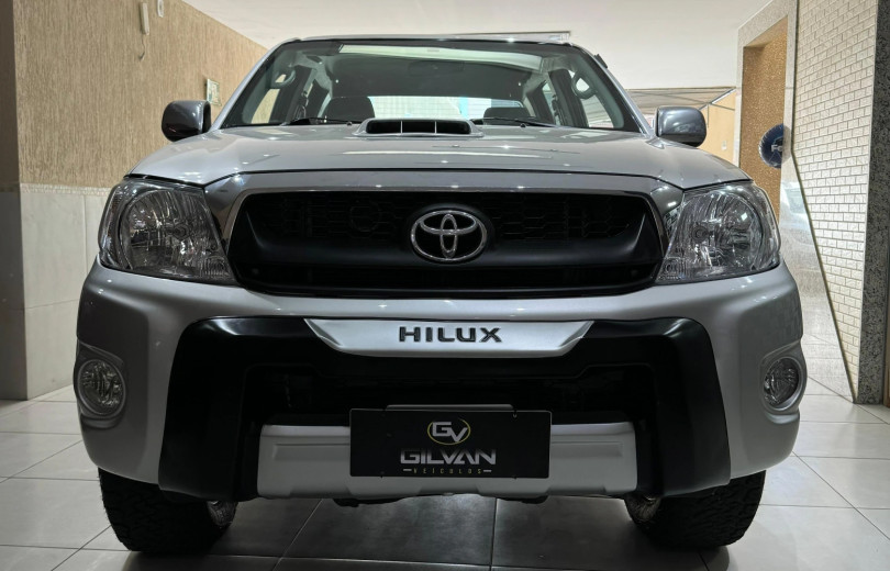 TOYOTA HILUX 2010 3.0 SRV 4X4 CD 16V TURBO INTERCOOLER DIESEL 4P AUTOMÁTICO - Carango - 126647 - Foto 2 TOYOTA HILUX 2010 3.0 SRV 4X4 CD 16V TURBO INTERCOOLER DIESEL 4P AUTOMÁTICO - Carango 126647 - Foto 2