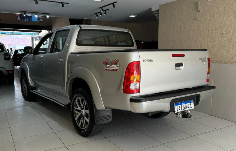 TOYOTA HILUX 2010 3.0 SRV 4X4 CD 16V TURBO INTERCOOLER DIESEL 4P AUTOMÁTICO - Carango - 126647 - Foto 4 TOYOTA HILUX 2010 3.0 SRV 4X4 CD 16V TURBO INTERCOOLER DIESEL 4P AUTOMÁTICO - Carango 126647 - Foto 4