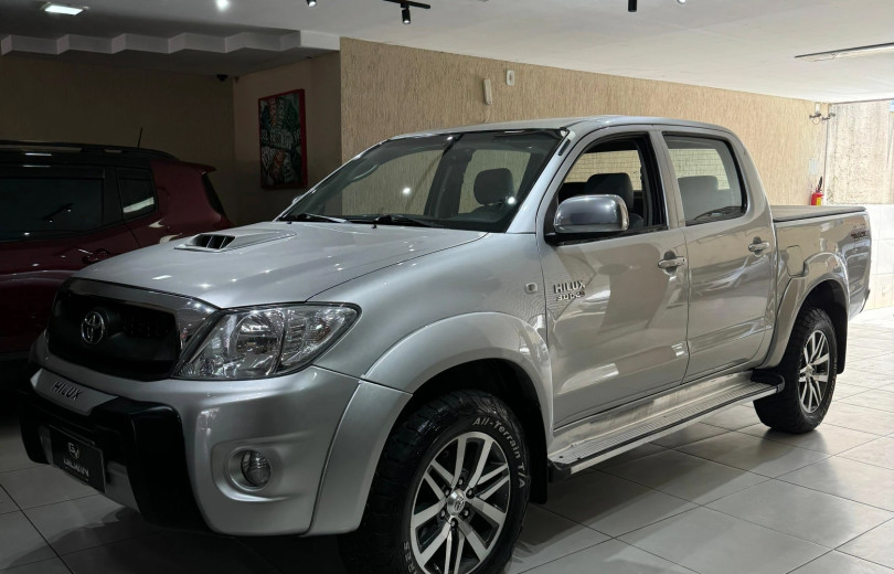 TOYOTA HILUX 2010 3.0 SRV 4X4 CD 16V TURBO INTERCOOLER DIESEL 4P AUTOMÁTICO - Carango - 126647 - Foto 3 TOYOTA HILUX 2010 3.0 SRV 4X4 CD 16V TURBO INTERCOOLER DIESEL 4P AUTOMÁTICO - Carango 126647 - Foto 3