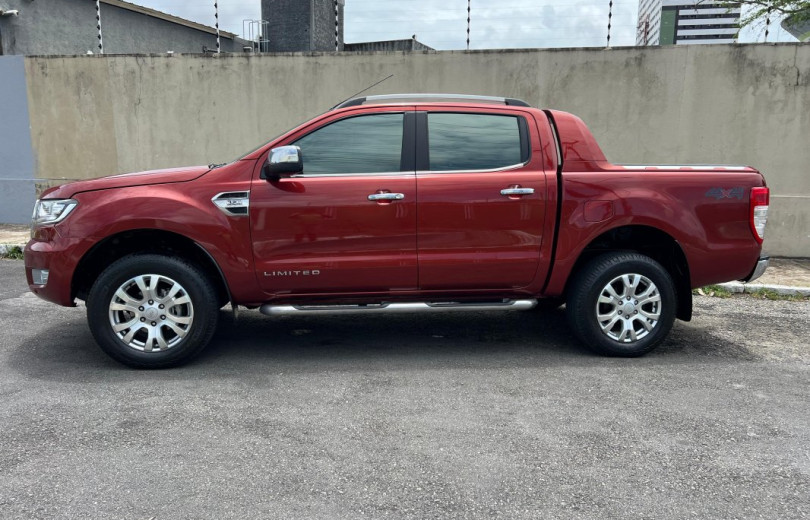 FORD RANGER 2017 3.2 LIMITED 4x4 CD DIESEL 4P AUTOMÁTICO - Carango - 127398 - Foto 10 FORD RANGER 2017 3.2 LIMITED 4x4 CD DIESEL 4P AUTOMÁTICO - Carango 127398 - Foto 10