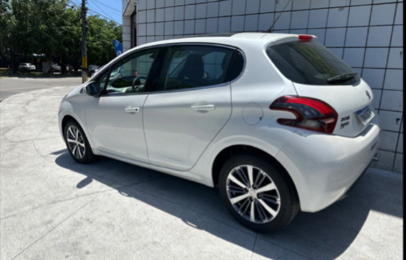PEUGEOT 208 2017 1.6 GRIFFE 16V FLEX 4P AUTOMÁTICO - Carango - 126955 - Foto 5 PEUGEOT 208 2017 1.6 GRIFFE 16V FLEX 4P AUTOMÁTICO - Carango 126955 - Foto 5