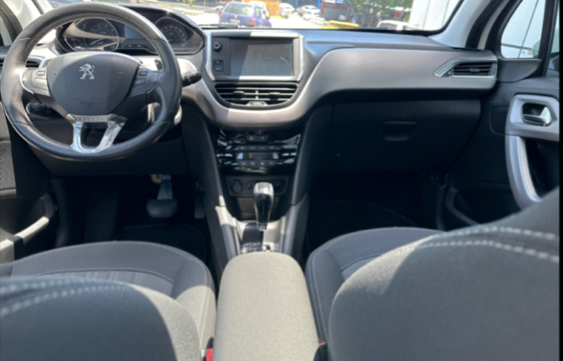 PEUGEOT 208 2017 1.6 GRIFFE 16V FLEX 4P AUTOMÁTICO - Carango - 126955 - Foto 6 PEUGEOT 208 2017 1.6 GRIFFE 16V FLEX 4P AUTOMÁTICO - Carango 126955 - Foto 6