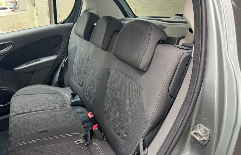FIAT PALIO 2013 1.0 MPI ATTRACTIVE 8V FLEX 4P MANUAL - Carango - 127534 - Foto 9 FIAT PALIO 2013 1.0 MPI ATTRACTIVE 8V FLEX 4P MANUAL - Carango 127534 - Foto 9