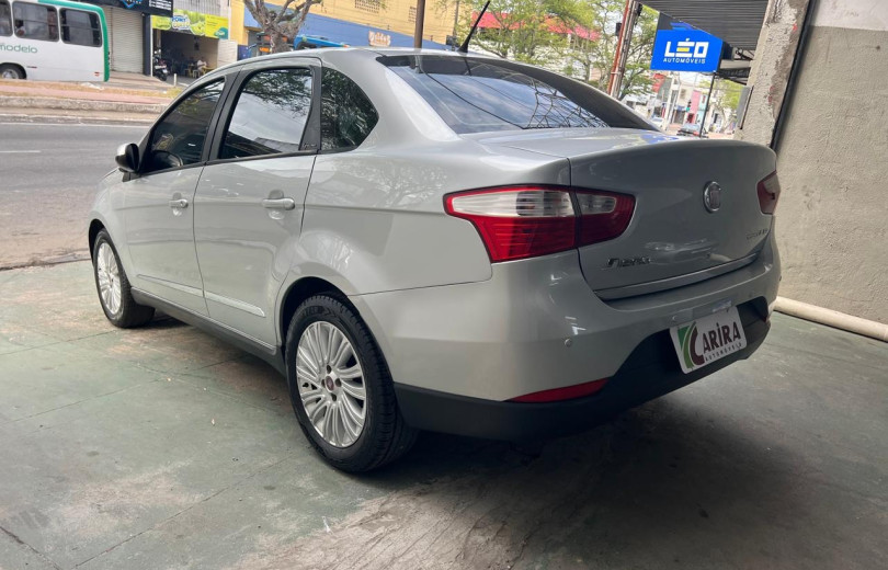 FIAT SIENA 2013 1.6 MPI ESSENCE 16V FLEX 4P MANUAL - Carango - 127533 - Foto 5 FIAT SIENA 2013 1.6 MPI ESSENCE 16V FLEX 4P MANUAL - Carango 127533 - Foto 5