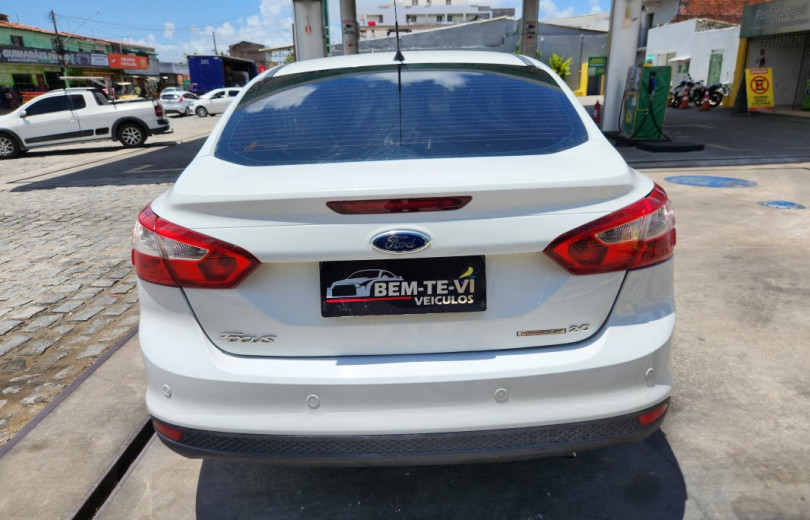 FORD FOCUS 2015  2.0 SE SEDAN AUTOMÁTICO  - Carango - 127701 - Foto 4 FORD FOCUS 2015  2.0 SE SEDAN AUTOMÁTICO  - Carango 127701 - Foto 4