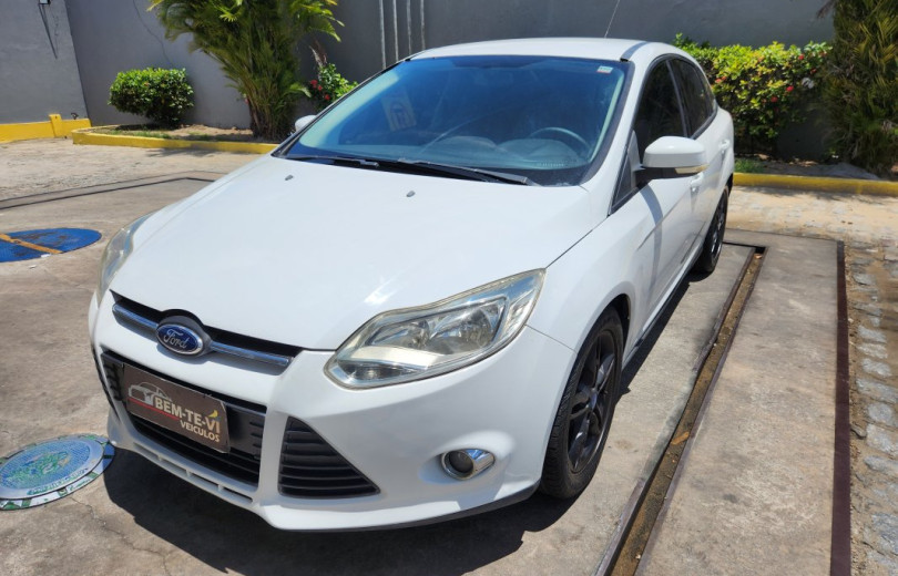 FORD FOCUS 2015  2.0 SE SEDAN AUTOMÁTICO  - Carango - 127701 - Foto 1 FORD FOCUS 2015  2.0 SE SEDAN AUTOMÁTICO  - Carango 127701 - Foto 1