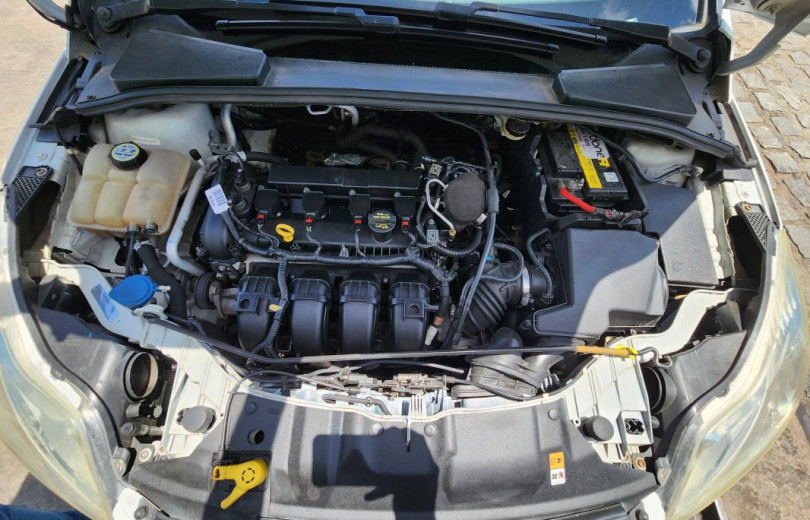 FORD FOCUS 2015  2.0 SE SEDAN AUTOMÁTICO  - Carango - 127701 - Foto 10 FORD FOCUS 2015  2.0 SE SEDAN AUTOMÁTICO  - Carango 127701 - Foto 10