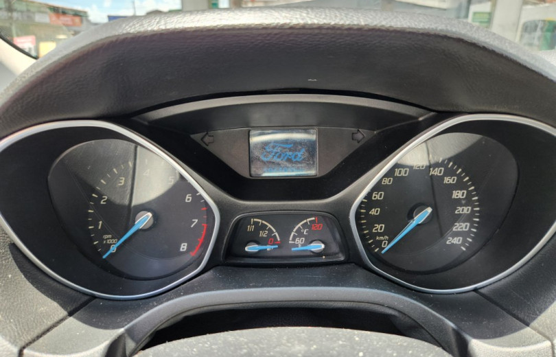 FORD FOCUS 2015  2.0 SE SEDAN AUTOMÁTICO  - Carango - 127701 - Foto 7 FORD FOCUS 2015  2.0 SE SEDAN AUTOMÁTICO  - Carango 127701 - Foto 7