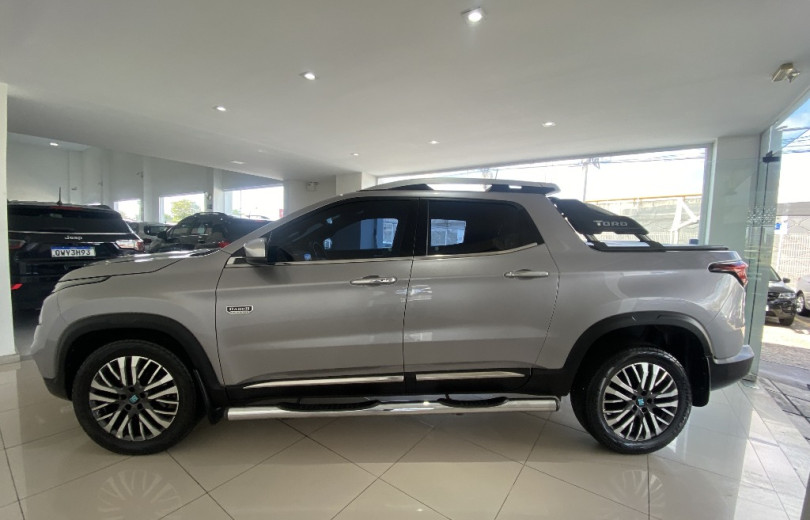 FIAT TORO 2024 2.0 16V TURBO DIESEL RANCH 4WD AT9 - Carango - 128254 - Foto 10 FIAT TORO 2024 2.0 16V TURBO DIESEL RANCH 4WD AT9 - Carango 128254 - Foto 10