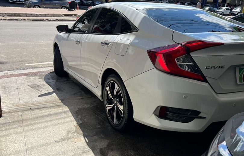 HONDA CIVIC 2017 1.5 16V TURBO GASOLINA TOURING 4P CVT - Carango - 128733 - Foto 5 HONDA CIVIC 2017 1.5 16V TURBO GASOLINA TOURING 4P CVT - Carango 128733 - Foto 5