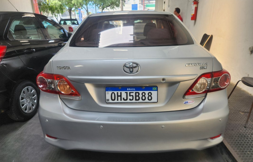 TOYOTA COROLLA 2014 1.8 GLI 16V FLEX 4P AUTOMATICO - Carango - 129351 - Foto 4 TOYOTA COROLLA 2014 1.8 GLI 16V FLEX 4P AUTOMATICO - Carango 129351 - Foto 4