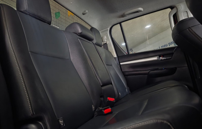 TOYOTA HILUX 2016 2.8 SRX 4X4 CD 16V DIESEL 4P AUTOMÁTICO - Carango - 129246 - Foto 8 TOYOTA HILUX 2016 2.8 SRX 4X4 CD 16V DIESEL 4P AUTOMÁTICO - Carango 129246 - Foto 8