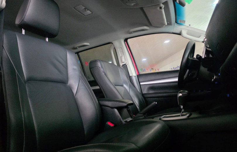TOYOTA HILUX 2016 2.8 SRX 4X4 CD 16V DIESEL 4P AUTOMÁTICO - Carango - 129246 - Foto 7 TOYOTA HILUX 2016 2.8 SRX 4X4 CD 16V DIESEL 4P AUTOMÁTICO - Carango 129246 - Foto 7