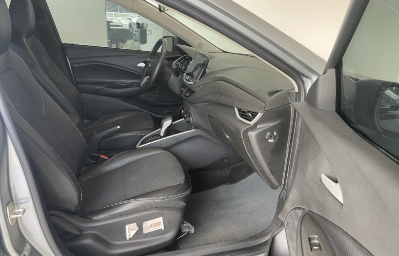 CHEVROLET ONIX 2025 1.0 TURBO FLEX PLUS LTZ AUTOMÁTICO - Carango - 129739 - Foto 8 CHEVROLET ONIX 2025 1.0 TURBO FLEX PLUS LTZ AUTOMÁTICO - Carango 129739 - Foto 8