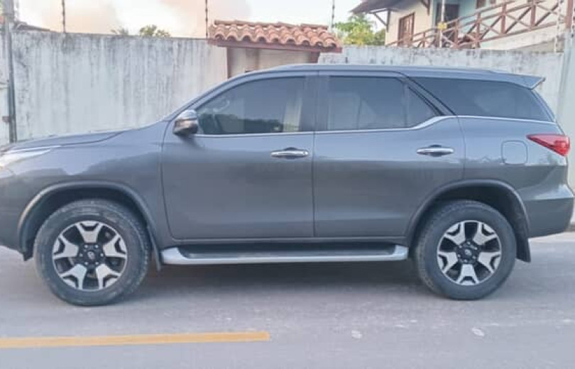 TOYOTA HILUX SW4 2020 2.8 SW4 DIAMOND 4X4 7 LUGARES 16V TURBO  DIESEL 4P AUTOMÁTICO  - Carango - 129898 - Foto 2 TOYOTA HILUX SW4 2020 2.8 SW4 DIAMOND 4X4 7 LUGARES 16V TURBO  DIESEL 4P AUTOMÁTICO  - Carango 129898 - Foto 2