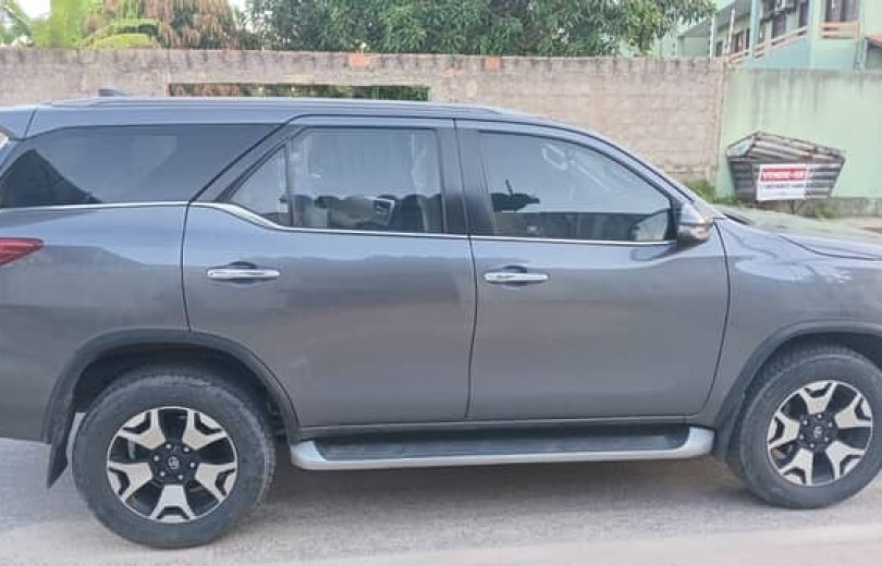 TOYOTA HILUX SW4 2020 2.8 SW4 DIAMOND 4X4 7 LUGARES 16V TURBO  DIESEL 4P AUTOMÁTICO  - Carango - 129898 - Foto 5 TOYOTA HILUX SW4 2020 2.8 SW4 DIAMOND 4X4 7 LUGARES 16V TURBO  DIESEL 4P AUTOMÁTICO  - Carango 129898 - Foto 5