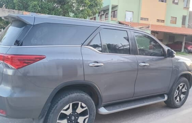 TOYOTA HILUX SW4 2020 2.8 SW4 DIAMOND 4X4 7 LUGARES 16V TURBO  DIESEL 4P AUTOMÁTICO  - Carango - 129898 - Foto 4 TOYOTA HILUX SW4 2020 2.8 SW4 DIAMOND 4X4 7 LUGARES 16V TURBO  DIESEL 4P AUTOMÁTICO  - Carango 129898 - Foto 4