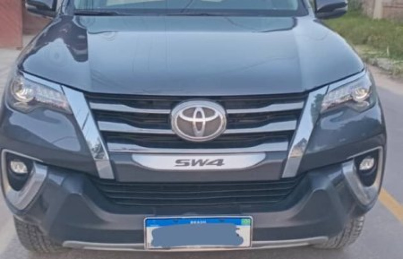 TOYOTA HILUX SW4 2020 2.8 SW4 DIAMOND 4X4 7 LUGARES 16V TURBO  DIESEL 4P AUTOMÁTICO  - Carango - 129898 - Foto 1 TOYOTA HILUX SW4 2020 2.8 SW4 DIAMOND 4X4 7 LUGARES 16V TURBO  DIESEL 4P AUTOMÁTICO  - Carango 129898 - Foto 1