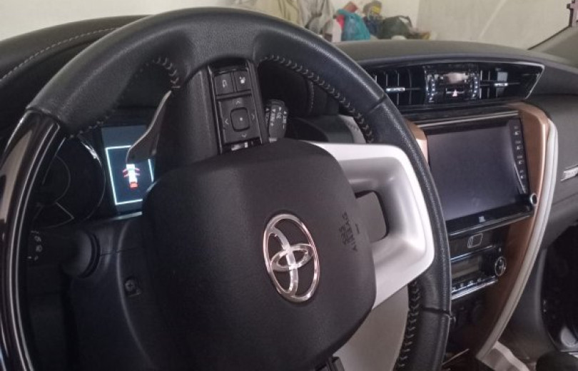 TOYOTA HILUX SW4 2020 2.8 SW4 DIAMOND 4X4 7 LUGARES 16V TURBO  DIESEL 4P AUTOMÁTICO  - Carango - 129898 - Foto 7 TOYOTA HILUX SW4 2020 2.8 SW4 DIAMOND 4X4 7 LUGARES 16V TURBO  DIESEL 4P AUTOMÁTICO  - Carango 129898 - Foto 7