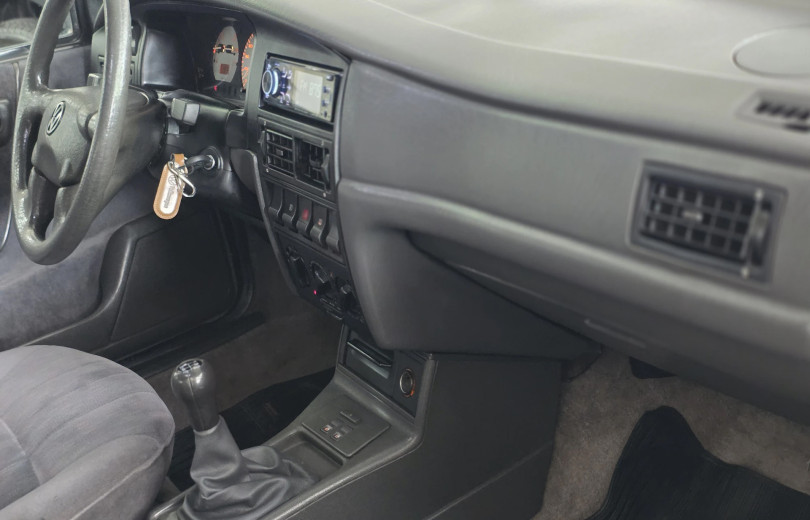 VOLKSWAGEN SANTANA 1996 2.0 GLSI 8V GASOLINA 4P MANUAL - Carango - 129745 - Foto 8 VOLKSWAGEN SANTANA 1996 2.0 GLSI 8V GASOLINA 4P MANUAL - Carango 129745 - Foto 8