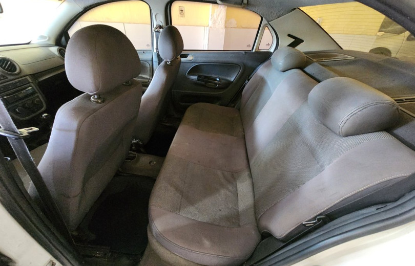 VOLKSWAGEN VOYAGE 2010 1.0 I-TREND TOTAL FLEX 4P MANUAL - Carango - 129775 - Foto 8 VOLKSWAGEN VOYAGE 2010 1.0 I-TREND TOTAL FLEX 4P MANUAL - Carango 129775 - Foto 8