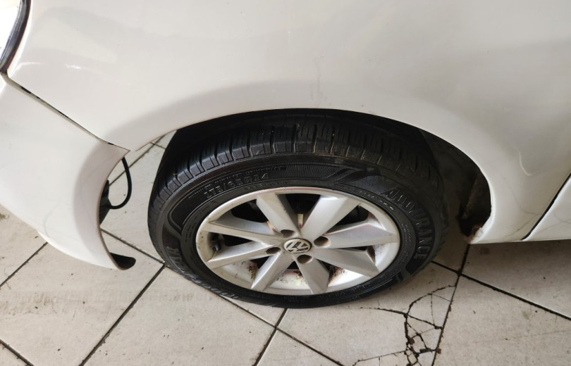 VOLKSWAGEN VOYAGE 2010 1.0 I-TREND TOTAL FLEX 4P MANUAL - Carango - 129775 - Foto 9 VOLKSWAGEN VOYAGE 2010 1.0 I-TREND TOTAL FLEX 4P MANUAL - Carango 129775 - Foto 9