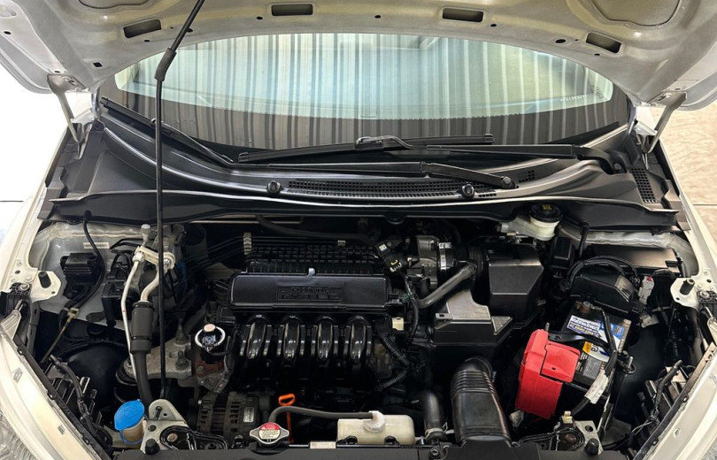 HONDA CITY 2015 CITY Sedan EX 1.5 Flex 16V 4p Aut. - Carango - 130565 - Foto 9 HONDA CITY 2015 CITY Sedan EX 1.5 Flex 16V 4p Aut. - Carango 130565 - Foto 9