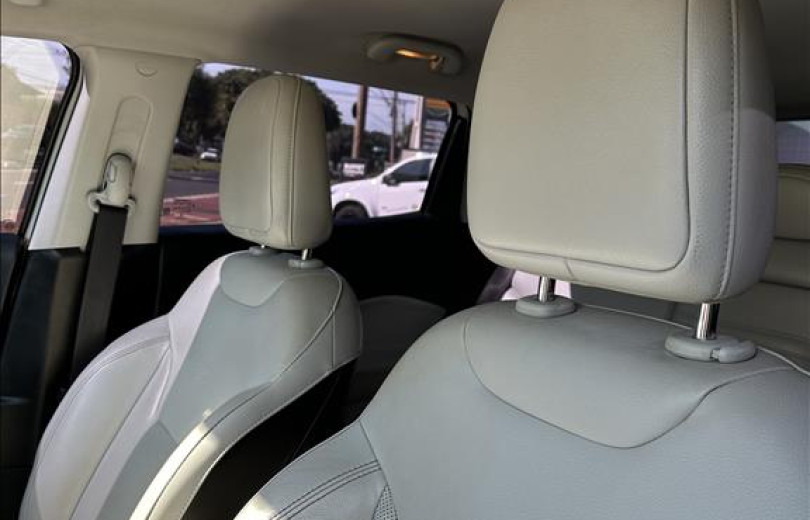 JEEP COMPASS 2018 2.0 16V FLEX LIMITED AUTOMÁTICO - Carango - 128549 - Foto 3 JEEP COMPASS 2018 2.0 16V FLEX LIMITED AUTOMÁTICO - Carango 128549 - Foto 3