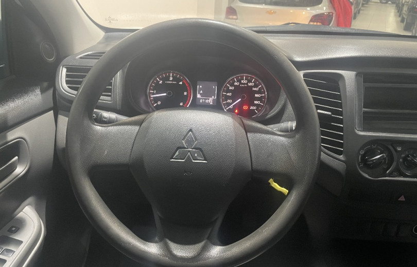 MITSUBISHI L200 TRITON  2023 2.4 16V TURBO DIESEL SPORT GL CD 4P 4X4 MANUAL - Carango - 130514 - Foto 5 MITSUBISHI L200 TRITON  2023 2.4 16V TURBO DIESEL SPORT GL CD 4P 4X4 MANUAL - Carango 130514 - Foto 5
