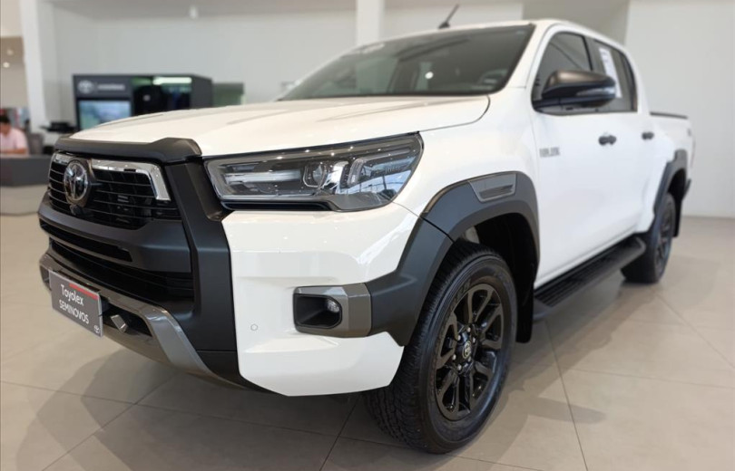 TOYOTA HILUX 2024 2.8 D-4D TURBO DIESEL CD CONQUEST 4X4 AUTOMÁTICO - Carango - 129390 - Foto 1 TOYOTA HILUX 2024 2.8 D-4D TURBO DIESEL CD CONQUEST 4X4 AUTOMÁTICO - Carango 129390 - Foto 1