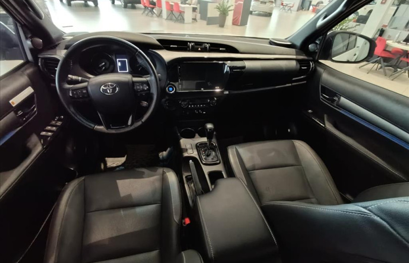 TOYOTA HILUX 2024 2.8 D-4D TURBO DIESEL CD CONQUEST 4X4 AUTOMÁTICO - Carango - 129390 - Foto 8 TOYOTA HILUX 2024 2.8 D-4D TURBO DIESEL CD CONQUEST 4X4 AUTOMÁTICO - Carango 129390 - Foto 8