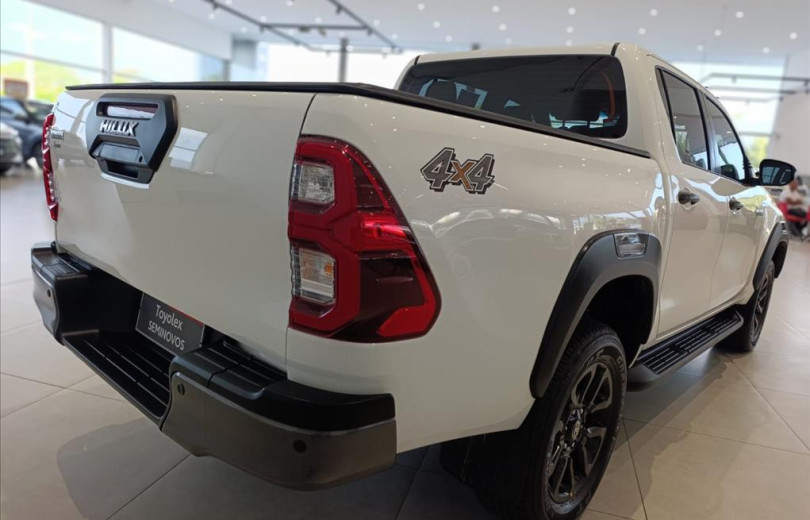 TOYOTA HILUX 2024 2.8 D-4D TURBO DIESEL CD CONQUEST 4X4 AUTOMÁTICO - Carango - 129390 - Foto 3 TOYOTA HILUX 2024 2.8 D-4D TURBO DIESEL CD CONQUEST 4X4 AUTOMÁTICO - Carango 129390 - Foto 3
