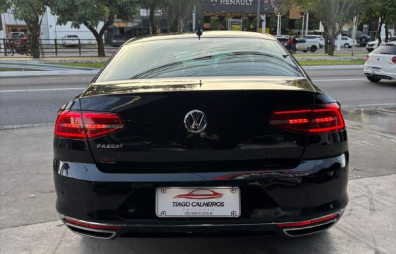 VOLKSWAGEN PASSAT 2018 2.0 16V TSI  HIGHLINE GASOLINA  - Carango - 130478 - Foto 4 VOLKSWAGEN PASSAT 2018 2.0 16V TSI  HIGHLINE GASOLINA  - Carango 130478 - Foto 4